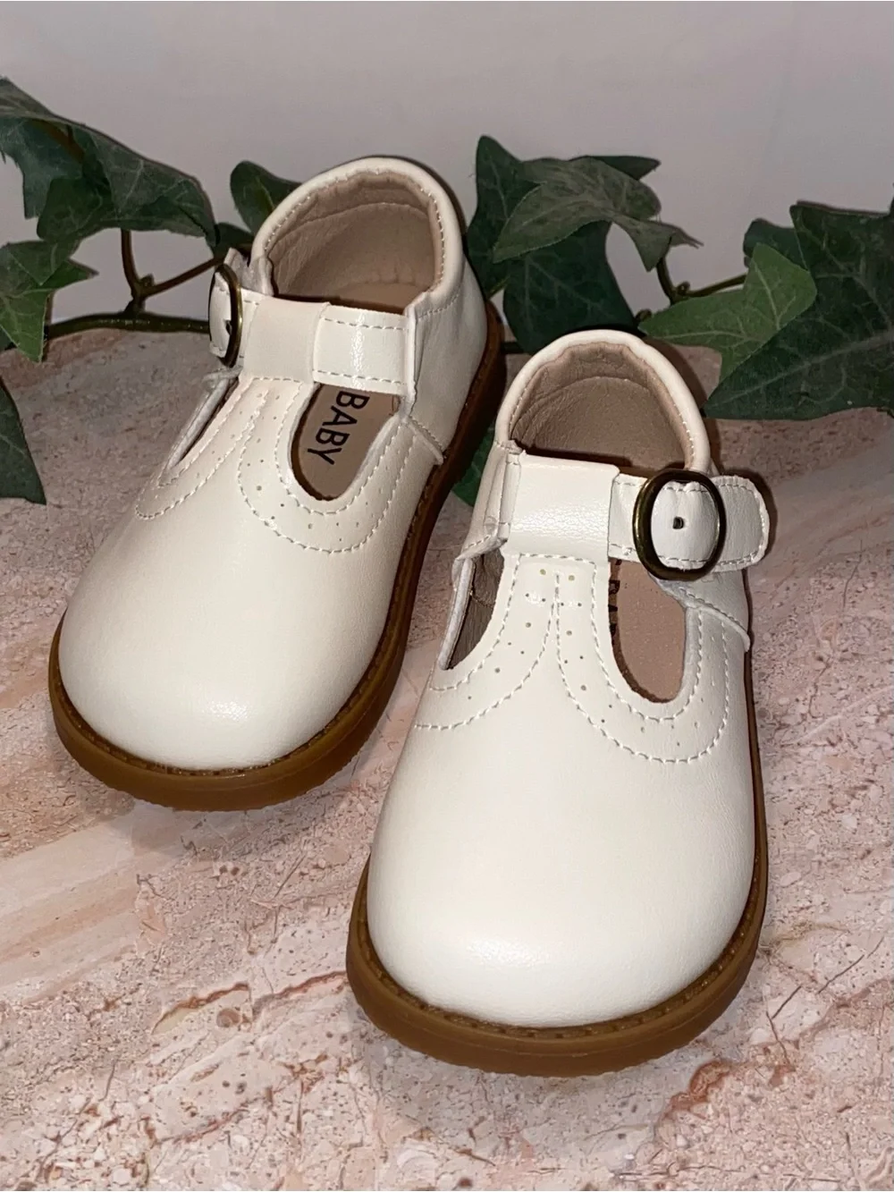 Toddler Girls NWOT Cream T-Strap Oxford Mary Jane Shoes Size 6 US/22 EU
